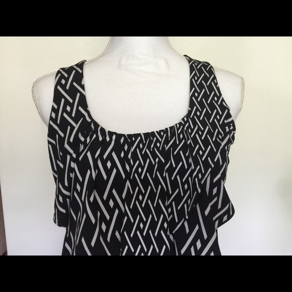 WHBM Sleeveless Angle Tiers Tunic Scoop Neck Small - Picture 3 of 6